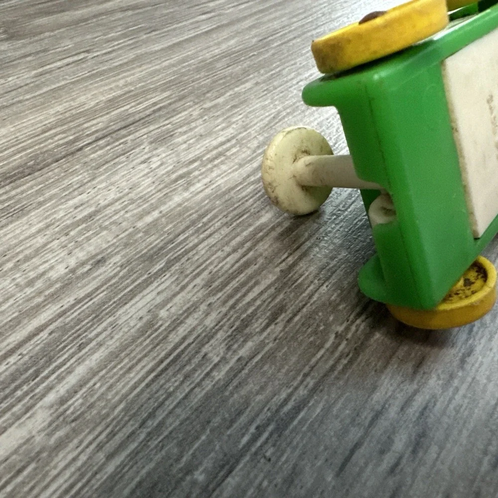 Vintage Fisher Price Little People Green Car Yellow Wheels Plastic Toy Vehicle‎